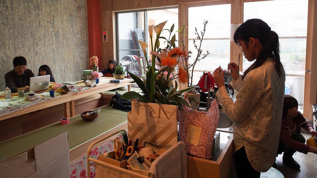 Kamagasaki University Of The Arts Cafe Garden Guest House Aka Cocoroom Osaca Exterior foto
